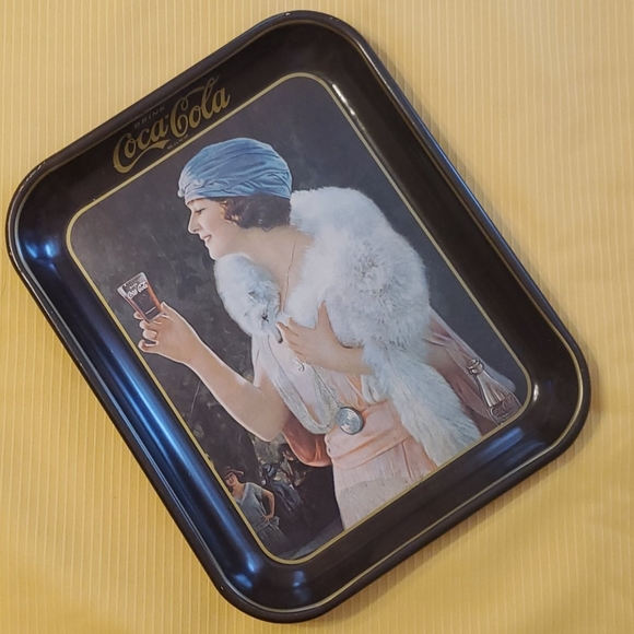 Vintage Coca Cola Metal Flapper Girl Serving Tray - Picture 3 of 12
